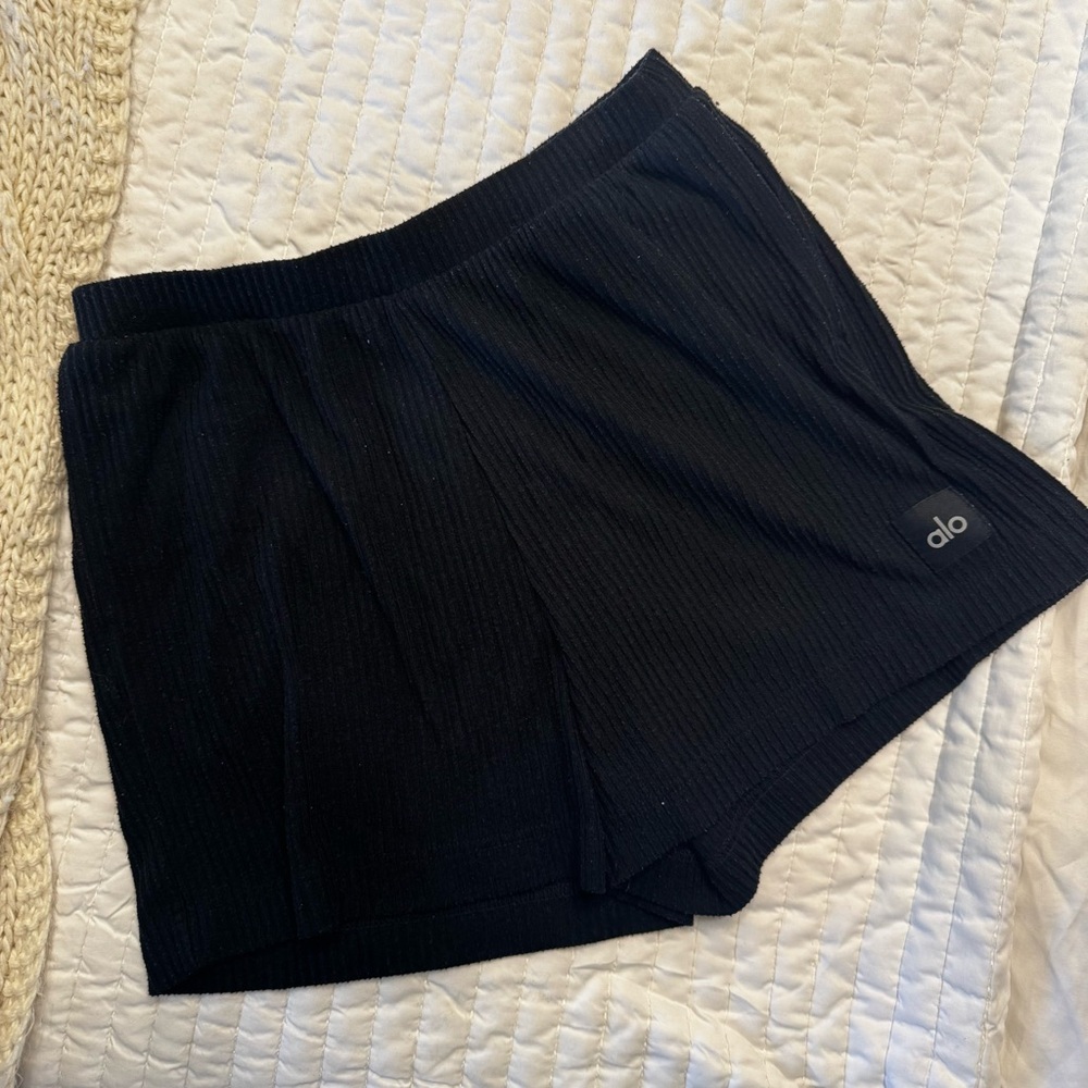 ALO Yoga Black Women's Shorts